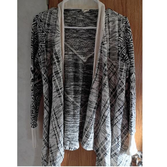 Anthropologie Tiny Boho Tribal Drape Cardigan Sm Black White Geo Knit Layering - Picture 2 of 11